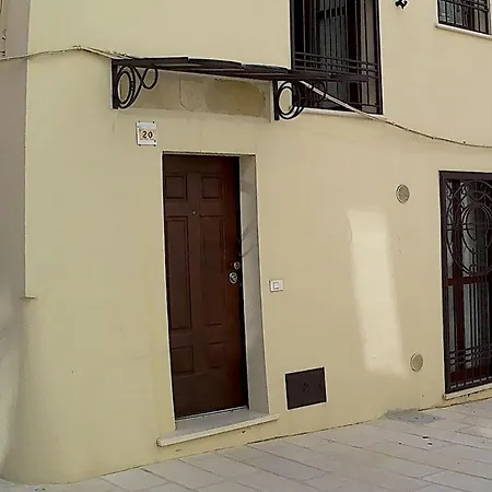 Appartement Monolocale Quartiere Medievale